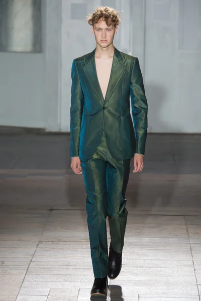 Look 23